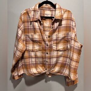 Wallflower flannel finished hem top